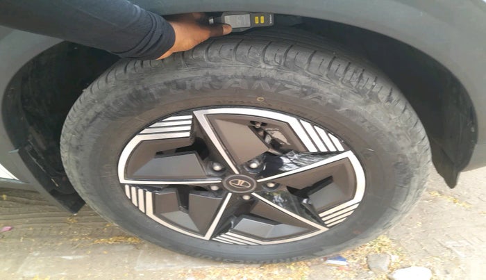 2023 Tata NEXON CREATIVE + SUNROOF 1.2 PETROL, Petrol, Manual, 12,774 km, tyre