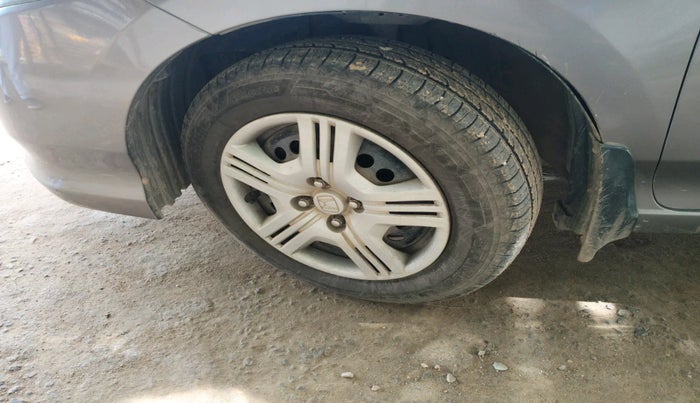 2011 Honda City 1.5L I-VTEC S MT, Petrol, Manual, 1,15,243 km, tyre