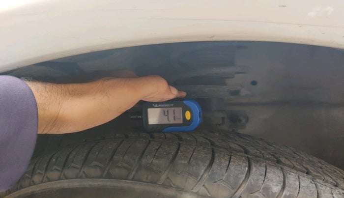 2016 Maruti Swift VXI O, Petrol, Manual, 1,19,780 km, tyre