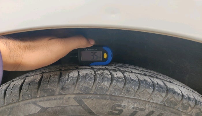 2016 Maruti Swift VXI O, Petrol, Manual, 1,19,780 km, tyre