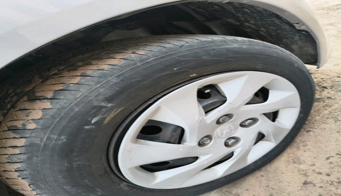2013 Honda Amaze 1.5L I-DTEC S, Diesel, Manual, 1,32,209 km, tyre