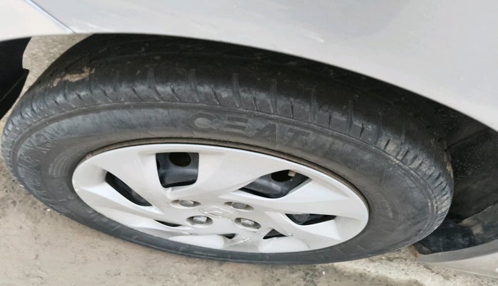 2013 Honda Amaze 1.5L I-DTEC S, Diesel, Manual, 1,32,209 km, tyre