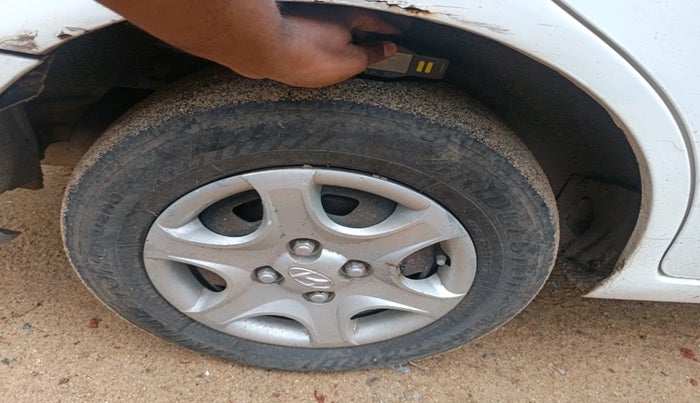 2010 Hyundai Accent EXECUTIVE LPG, Petrol, Manual, 1,39,649 km, tyre