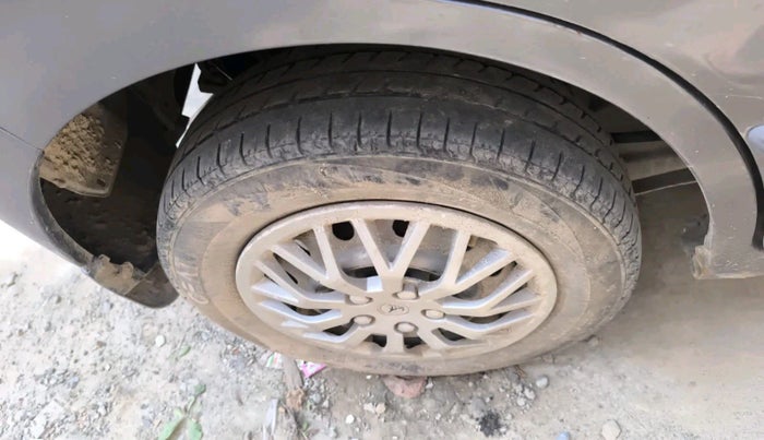 2012 Maruti Wagon R 1.0 LXI LPG, Petrol, Manual, 1,00,000 km, tyre