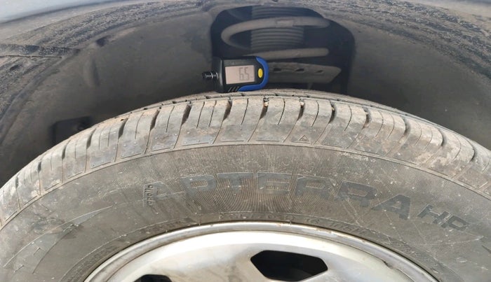 2022 Tata Safari XM, Diesel, Manual, 64,906 km, tyre