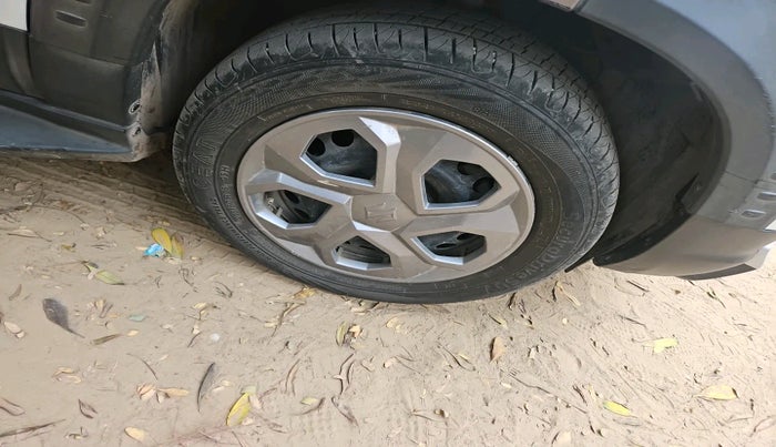2023 Maruti BREZZA LXI S- CNG, Petrol, Manual, 30,508 km, tyre