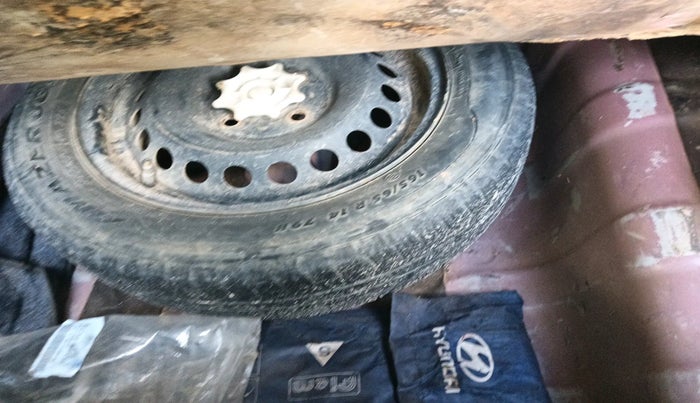 2017 Hyundai Xcent SX 1.2 CRDI, Diesel, Manual, 1,35,206 km, tyre