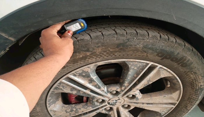 2017 Hyundai Creta SX PLUS AT 1.6 DIESEL, Diesel, Automatic, 1,25,204 km, tyre