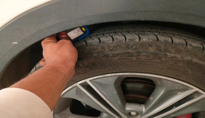 2017 Hyundai Creta SX PLUS AT 1.6 DIESEL, Diesel, Automatic, 1,25,204 km, tyre