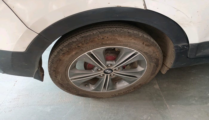 2017 Hyundai Creta SX PLUS AT 1.6 DIESEL, Diesel, Automatic, 1,25,204 km, tyre