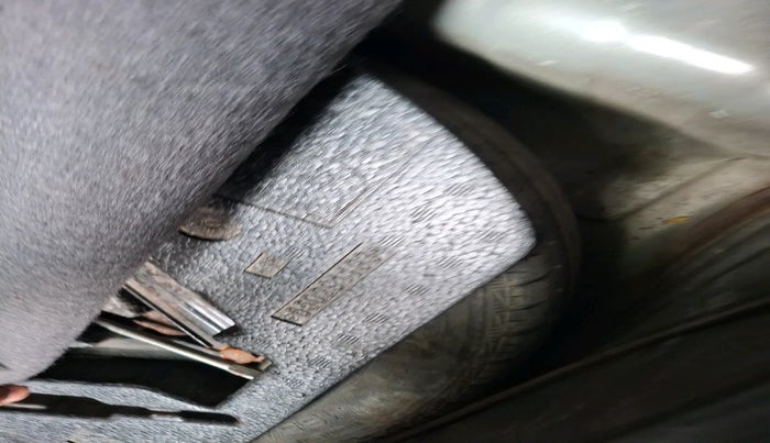 2013 Chevrolet Beat LS DIESEL, Diesel, Manual, 1,16,553 km, tyre