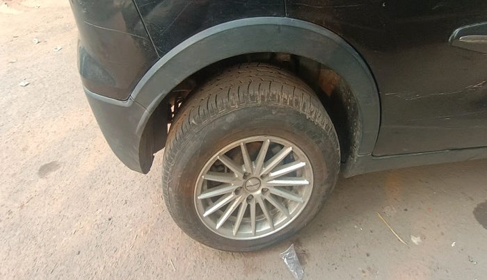 2022 Mahindra XUV300 W4 1.2 PETROL, Petrol, Manual, 21,845 km, tyre