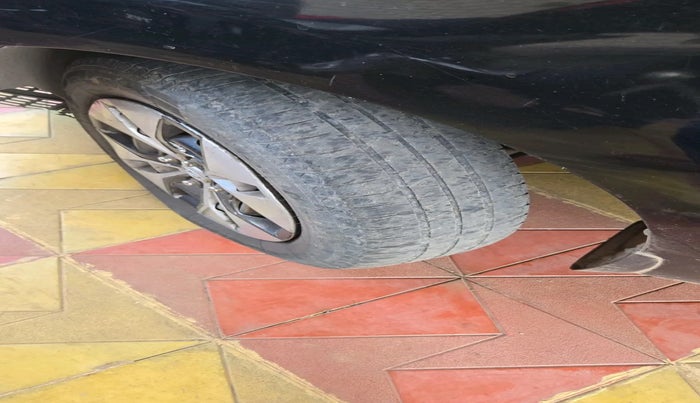 2014 Hyundai Xcent S 1.2, Petrol, Manual, 1,36,171 km, tyre