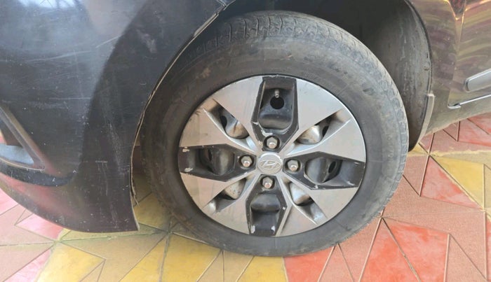 2014 Hyundai Xcent S 1.2, Petrol, Manual, 1,36,171 km, tyre