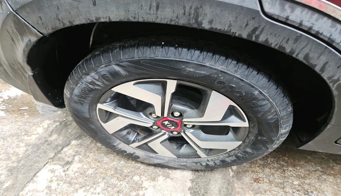 2020 KIA SONET GTX PLUS 1.5 AT DUAL TONE, Diesel, Automatic, 42,954 km, tyre