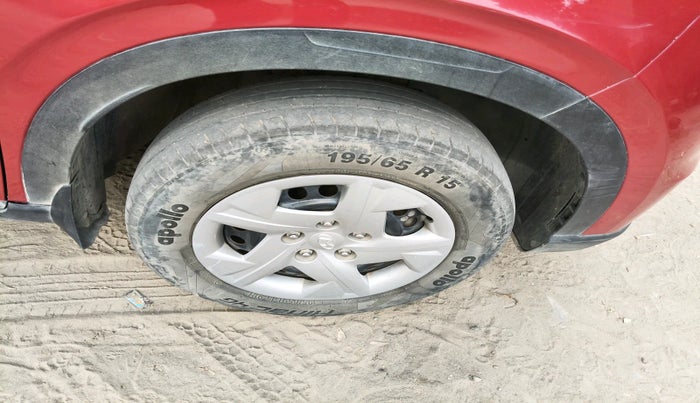 2022 Hyundai VENUE E 1.2, Petrol, Manual, 36,954 km, tyre