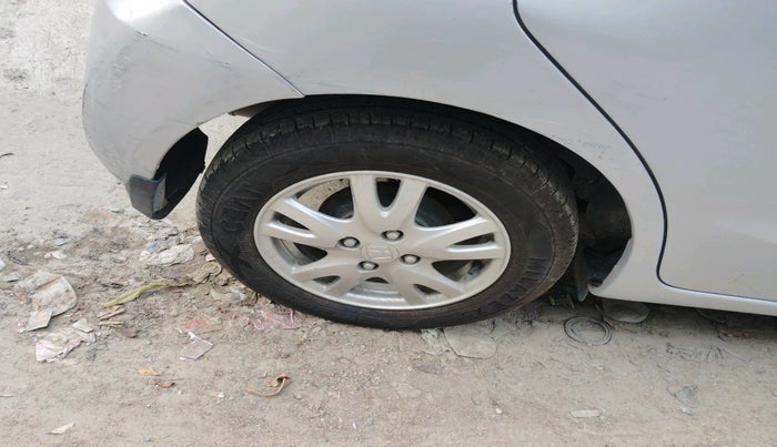 2014 Honda Brio VX MT, Petrol, Manual, 58,207 km, tyre