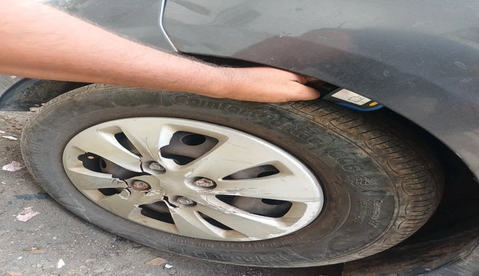 2012 Hyundai i10 MAGNA 1.2, Petrol, Manual, 24,74,447 km, tyre