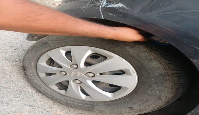 2012 Hyundai i10 MAGNA 1.2, Petrol, Manual, 24,74,447 km, tyre