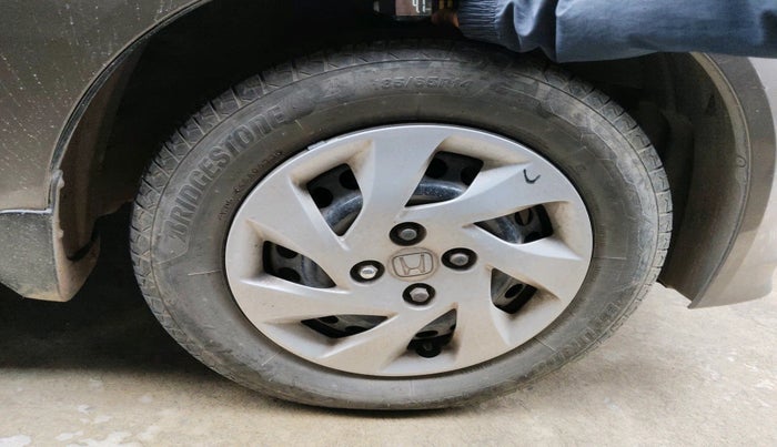 2015 Honda Amaze 1.5L I-DTEC S, Diesel, Manual, 1,43,193 km, tyre