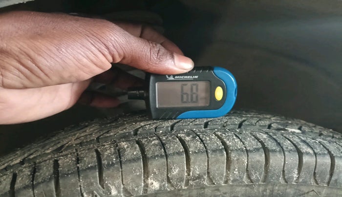 2010 Mahindra Reva AC, Electric, Automatic, 57,063 km, tyre