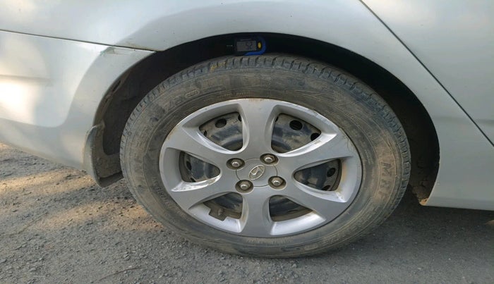 2013 Hyundai Verna FLUIDIC 1.4 CRDI EX, Diesel, Manual, 85,588 km, tyre