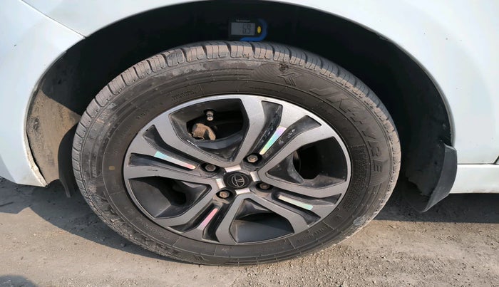2024 Tata Tiago XT CNG, Petrol, Manual, 36,546 km, tyre