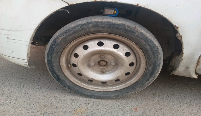 2011 Maruti Wagon R 1.0 LXI CNG, Petrol, Manual, 1,39,410 km, tyre