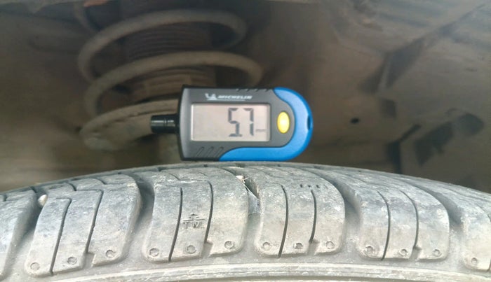 2013 Maruti Ertiga VXI, Petrol, Manual, 1,11,915 km, tyre