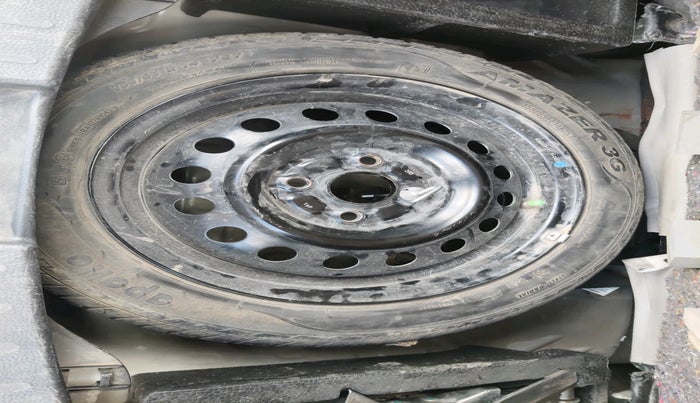 2016 Maruti Wagon R 1.0 VXI AMT, Petrol, Automatic, 68,383 km, tyre