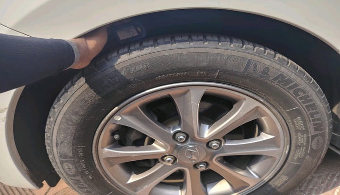 2016 Hyundai Grand i10 ASTA (O) AT 1.2 KAPPA VTVT, Petrol, Automatic, 94,200 km, tyre