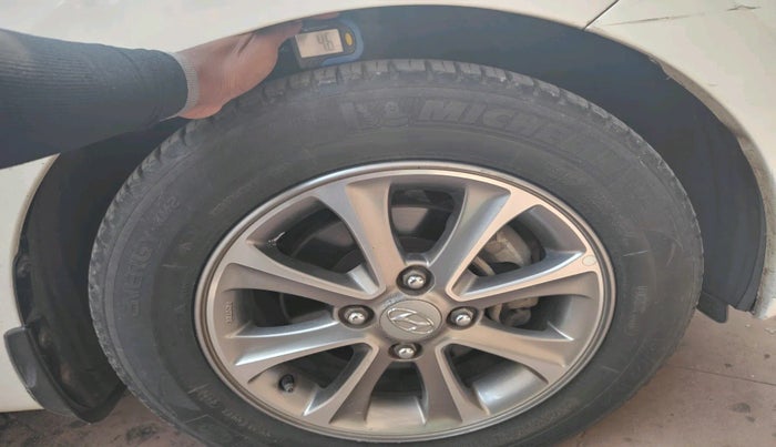 2016 Hyundai Grand i10 ASTA (O) AT 1.2 KAPPA VTVT, Petrol, Automatic, 94,200 km, tyre