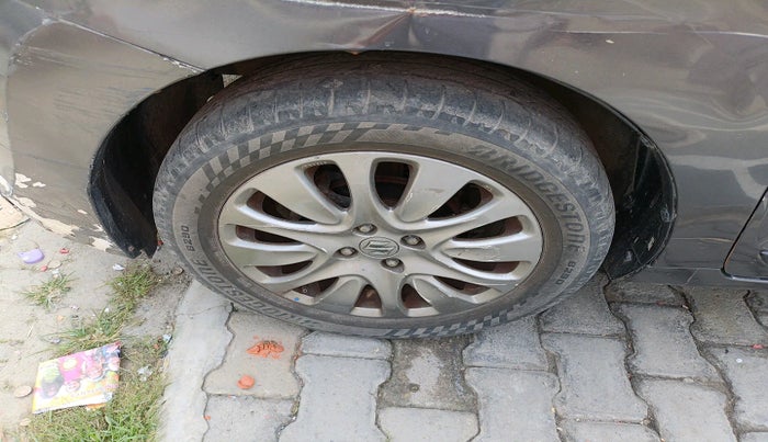 2016 Maruti Baleno ALPHA PETROL 1.2, Petrol, Manual, 1,36,598 km, tyre