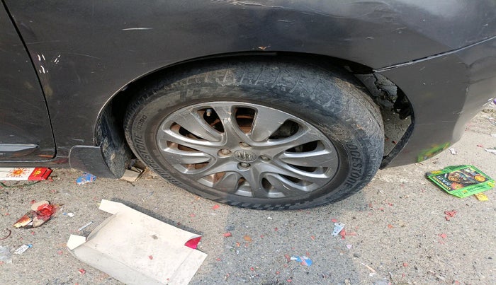 2016 Maruti Baleno ALPHA PETROL 1.2, Petrol, Manual, 1,36,598 km, tyre