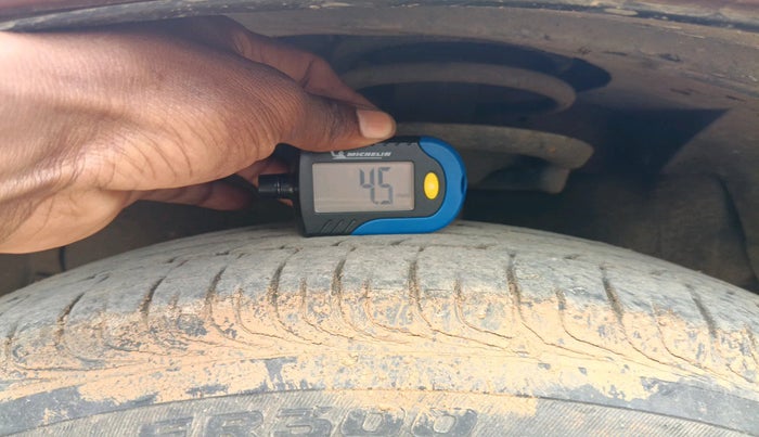 2010 Maruti SX4 VXI, Petrol, Manual, 26,109 km, tyre