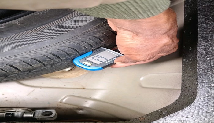 2010 Maruti SX4 VXI, Petrol, Manual, 26,109 km, tyre