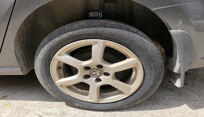 2014 Volkswagen Vento HIGHLINE DIESEL 1.6, Diesel, Manual, 93,827 km, tyre