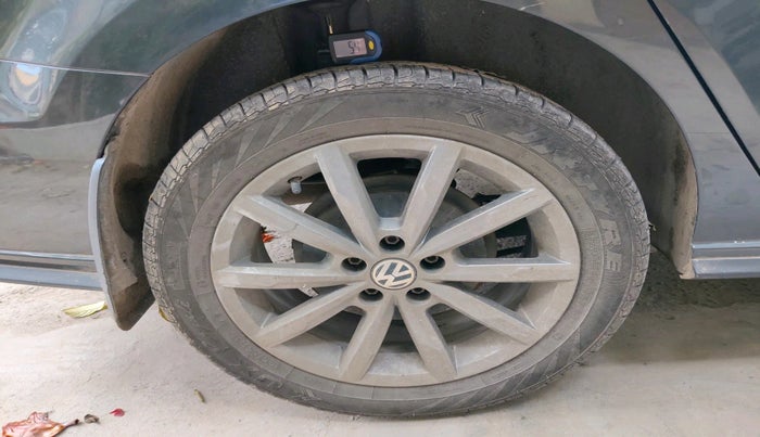 2020 Volkswagen Vento HIGHLINE PLUS 1.0L TSI, Petrol, Manual, 1,30,155 km, tyre