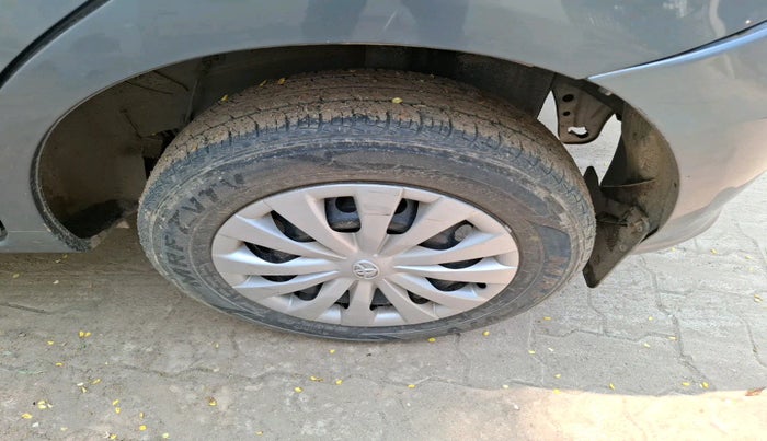2018 Toyota Etios Liva V, Petrol, Manual, 95,452 km, tyre