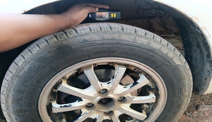 2012 Maruti Swift VDI, Diesel, Manual, 2,11,236 km, tyre