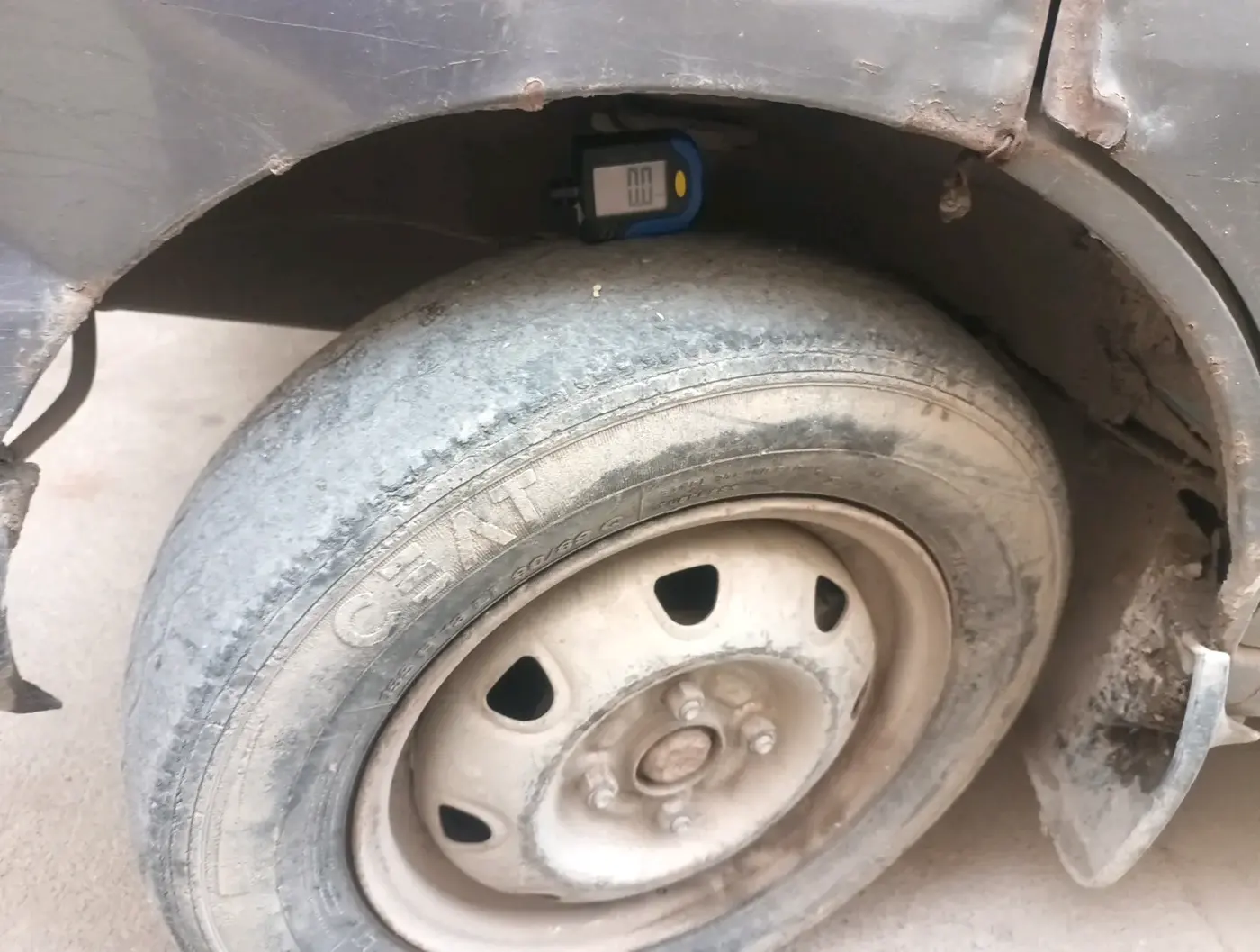 2010 Maruti Eeco 5 STR WITH A/C+HTR, Petrol, Manual, 1,22,030 km, tyre
