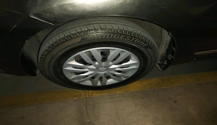 2017 Maruti Dzire VXI AMT, Petrol, Automatic, 16,040 km, tyre