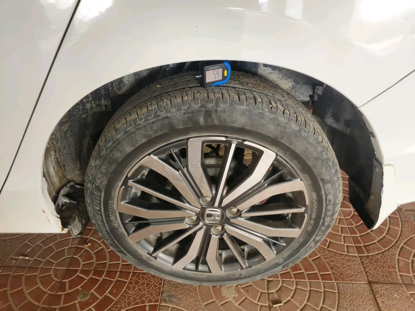 2015 Honda City 1.5L I-VTEC VX CVT, Petrol, Automatic, 75,268 km, tyre