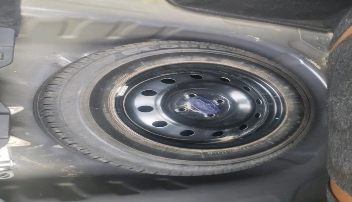 2017 Maruti Dzire VXI, Petrol, Manual, 47,114 km, tyre