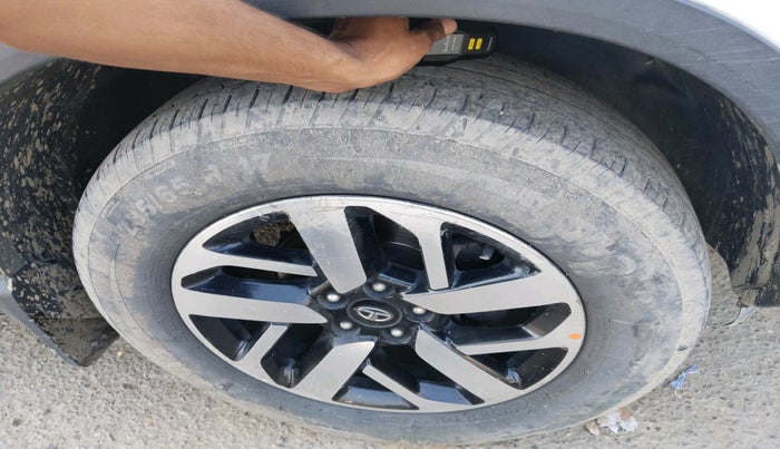 2021 Tata Harrier XZ PLUS 2.0L, Diesel, Manual, 65,490 km, tyre