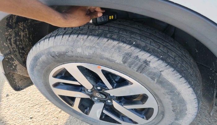 2021 Tata Harrier XZ PLUS 2.0L, Diesel, Manual, 65,490 km, tyre