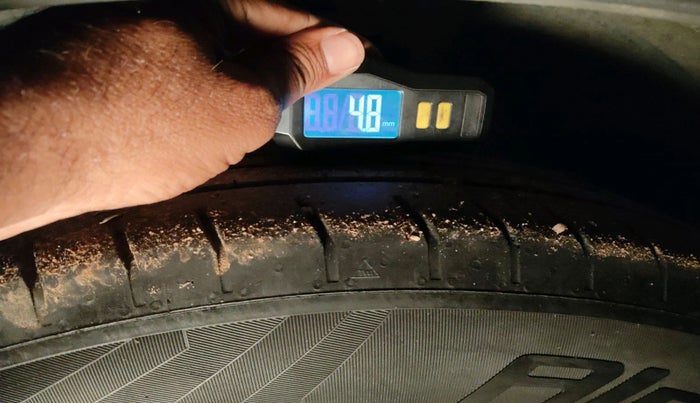 2023 KIA CARENS PRESTIGE 1.5 PETROL 7 STR, Petrol, Manual, 28,072 km, tyre