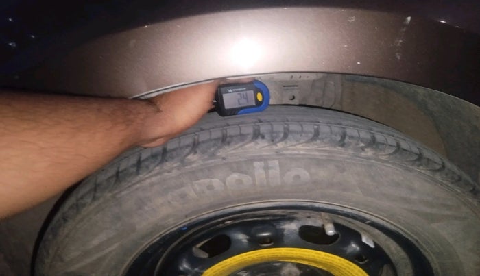 2016 Volkswagen Vento HIGHLINE 1.6 MPI, Petrol, Manual, 88,476 km, tyre