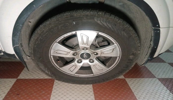 2011 Mahindra XUV500 W8, Diesel, Manual, 1,23,402 km, tyre