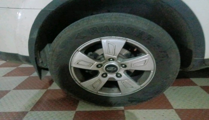 2011 Mahindra XUV500 W8, Diesel, Manual, 1,23,402 km, tyre